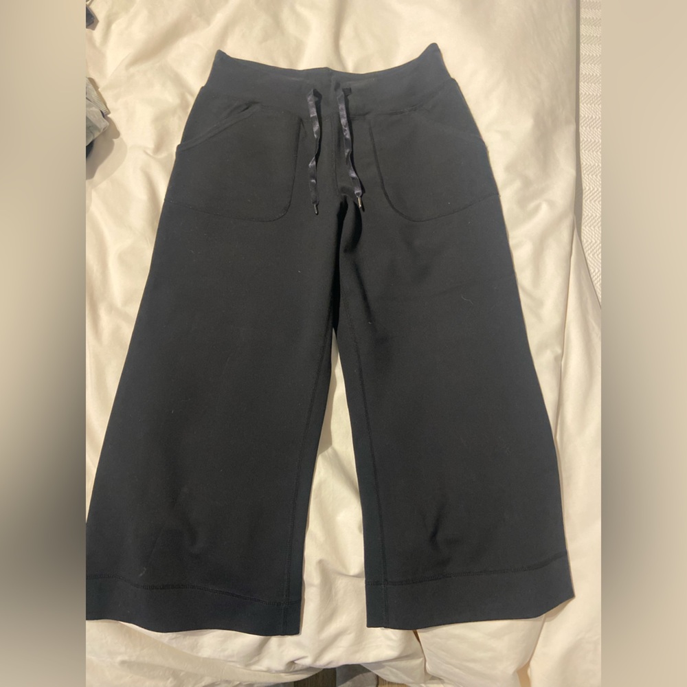 Lululemon wide leg legging